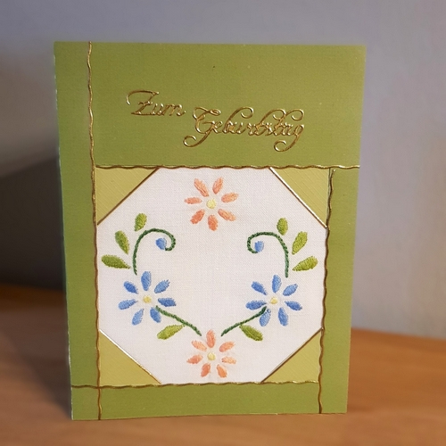 Geburtstagskarte mit Blumenkranz